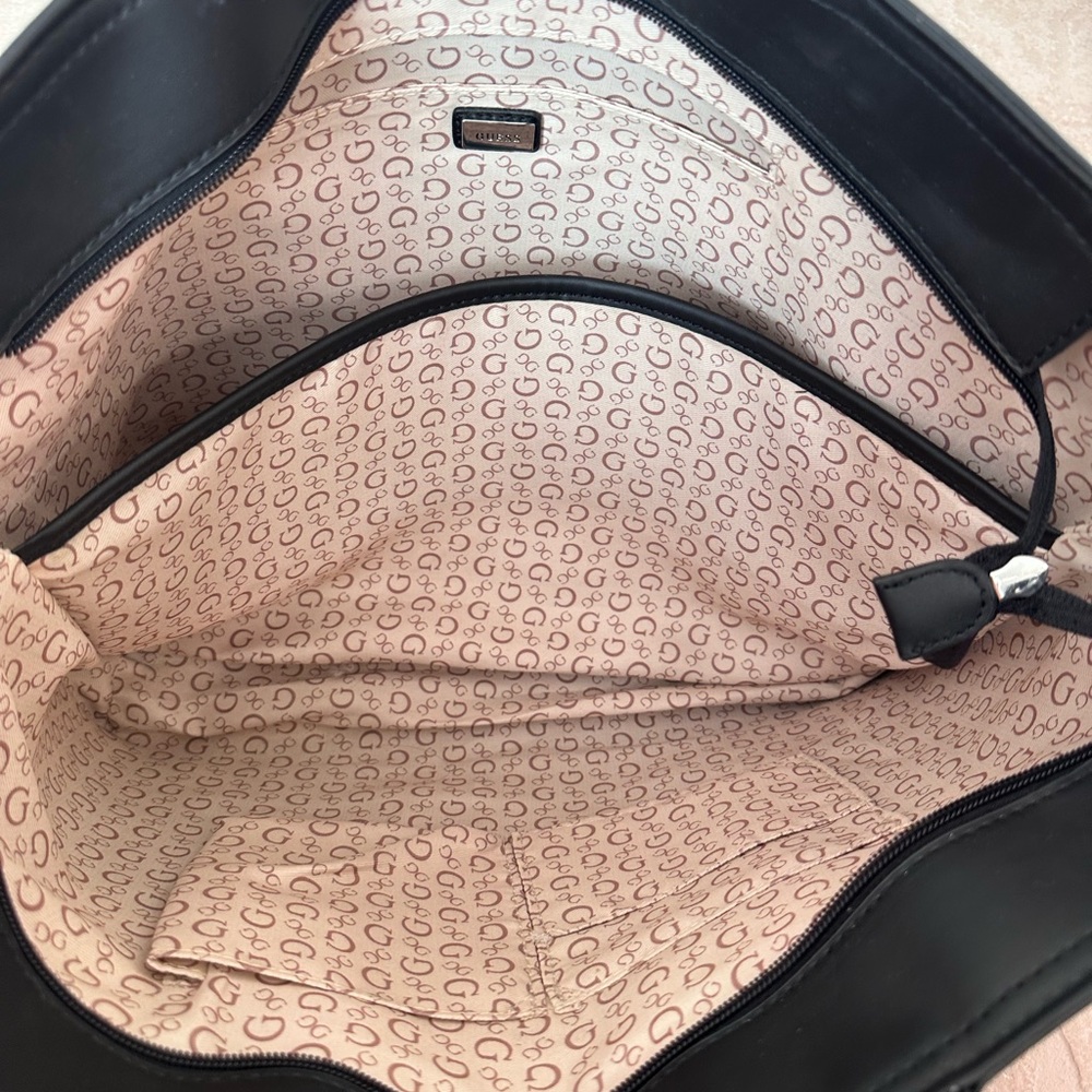 GUESS~ Stylish Large Gray Monogrammed Patterned Tote Bag w/Beige Lining - Picture 7 of 14